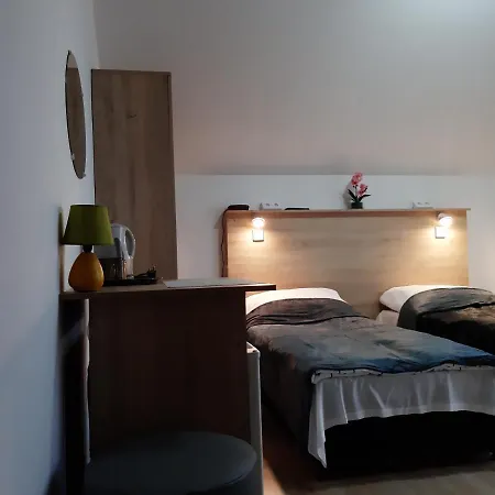 Monica Dwuosobowe Tylko Dla Doroslych