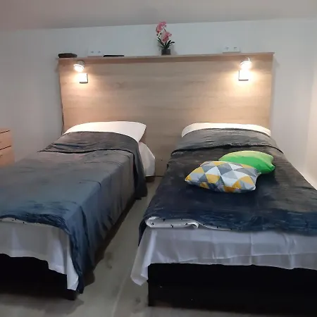 Habitación en casa particular Monica Dwuosobowe Tylko Dla Doroslych Mielenko