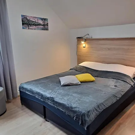 Quarto em Acomodações Particulares Monica Dwuosobowe Tylko Dla Doroslych *