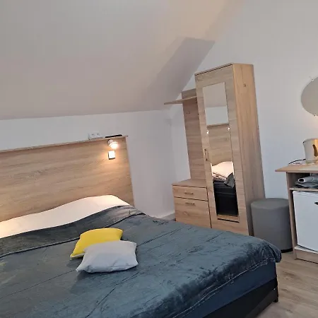 Monica Dwuosobowe Tylko Dla Doroslych Quarto em Acomodações Particulares