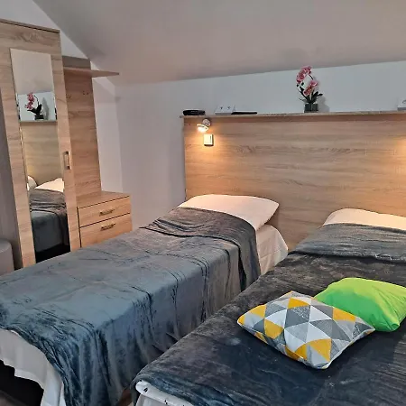 Quarto em Acomodações Particulares Monica Dwuosobowe Tylko Dla Doroslych Mielenko