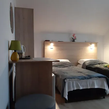 Monica Dwuosobowe Tylko Dla Doroslych Mielenko