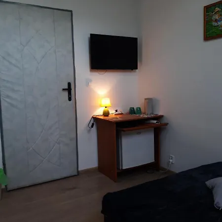 Quarto em Acomodações Particulares Monica Dwuosobowe Tylko Dla Doroslych Mielenko