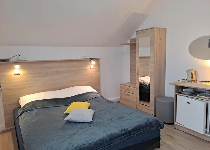 Monica Dwuosobowe Tylko Dla Doroslych